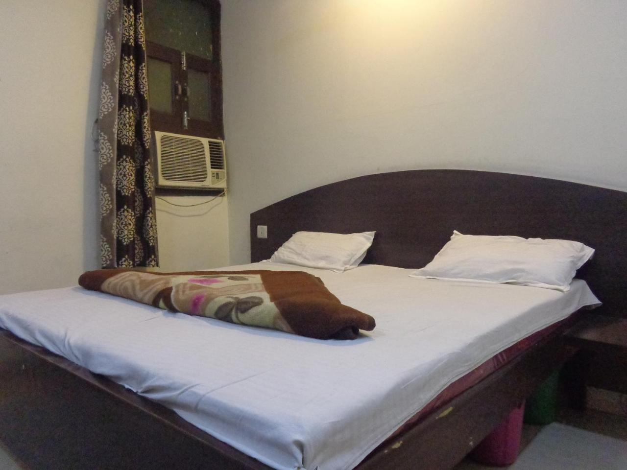 โอโย 45772 ซิลเวอร์ เรซิเดนซี Hotel นิวเดลี ภายนอก รูปภาพ